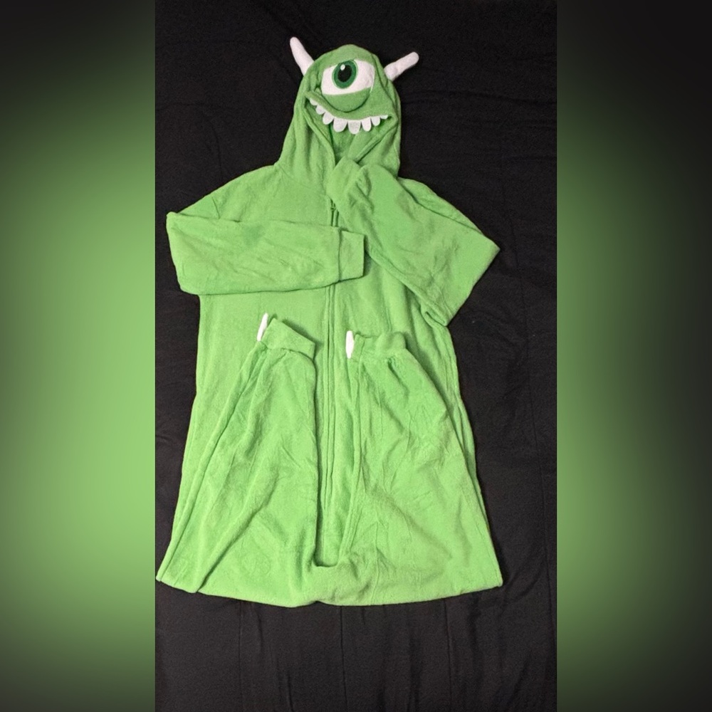 Selling Mike Wazowski onesie costume. Size is women’s medium and color is green